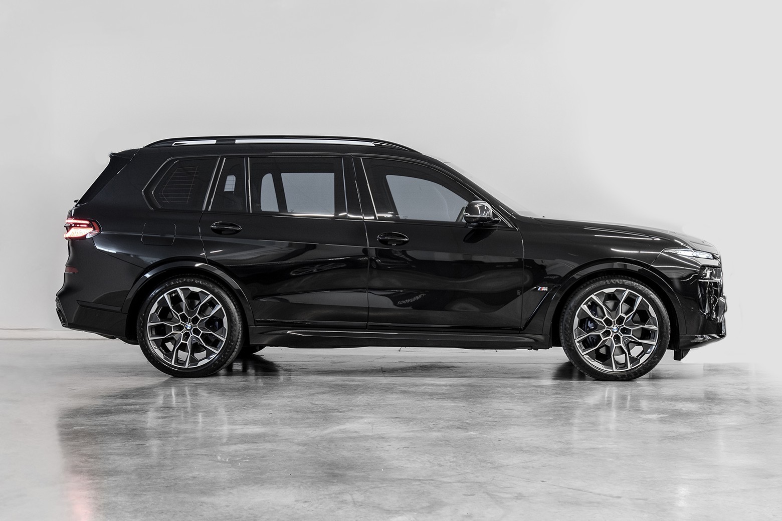 X7 M60i — foto 3