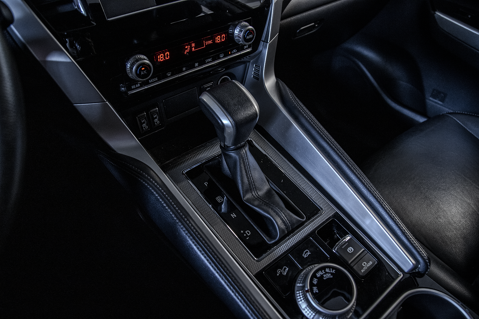 Pajero Sport HPE-S — foto 11