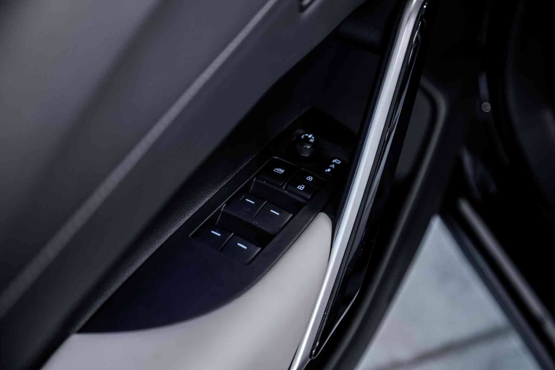 Corolla Cross XRX — foto 14