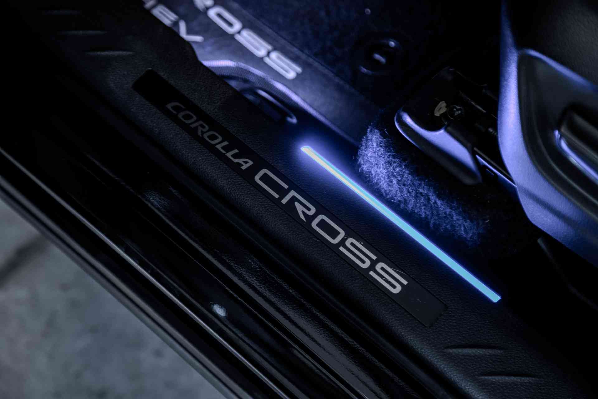 Corolla Cross XRX — foto 18