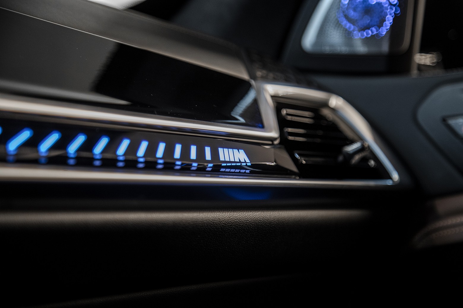X7 M60i — foto 15