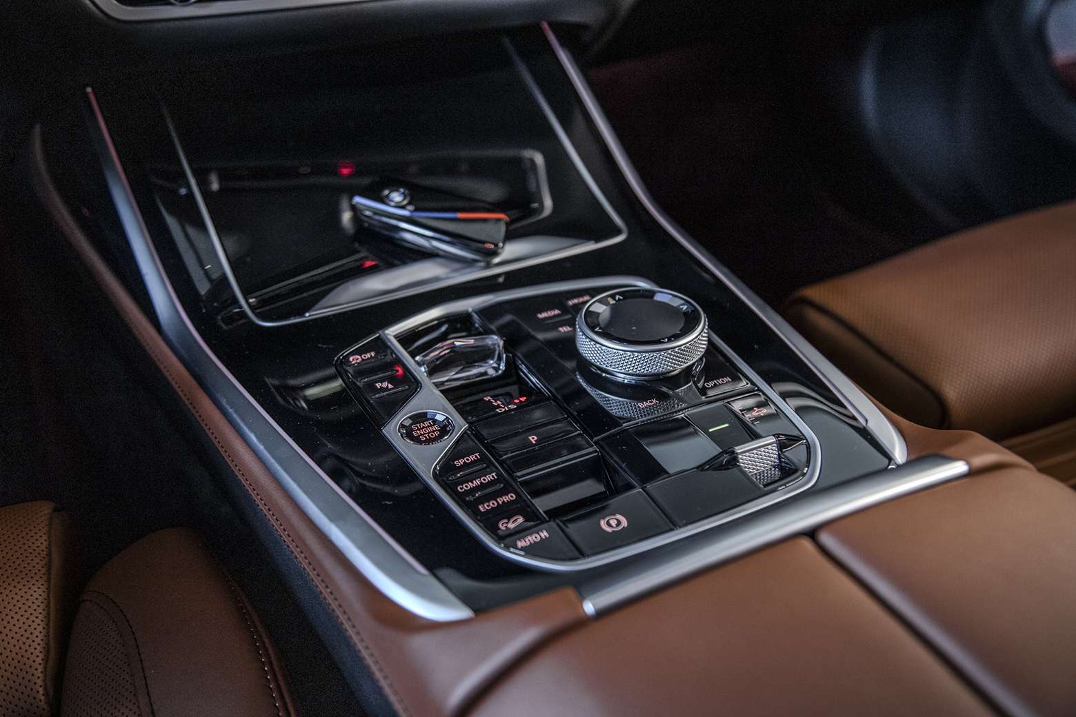 X7 M60i — foto 11