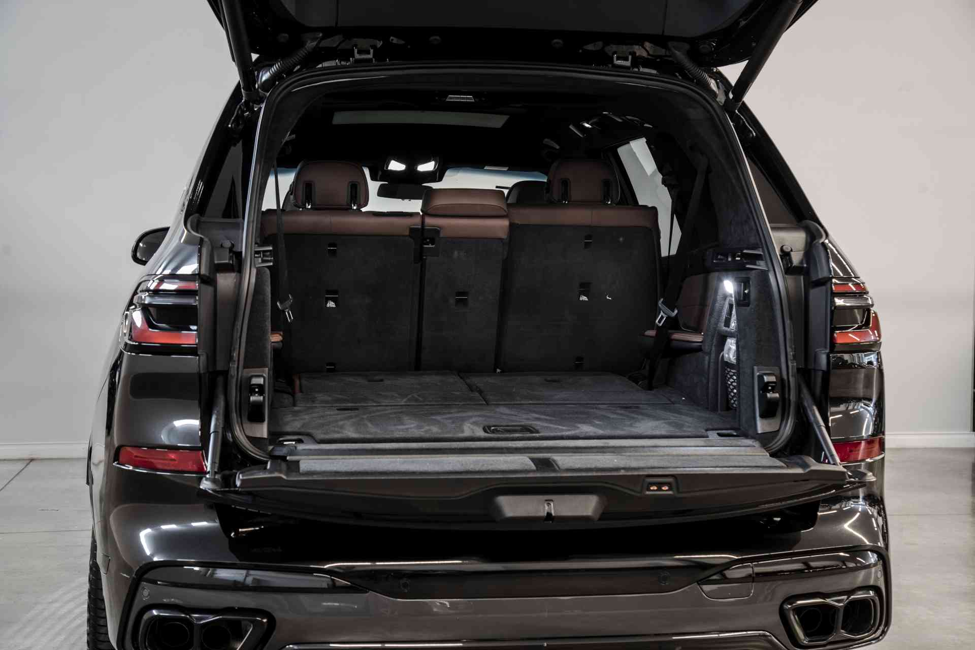 X7 M60i — foto 20