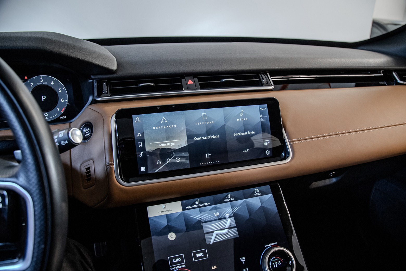 Range Rover Velar R-dynamic HSE P400E — foto 14