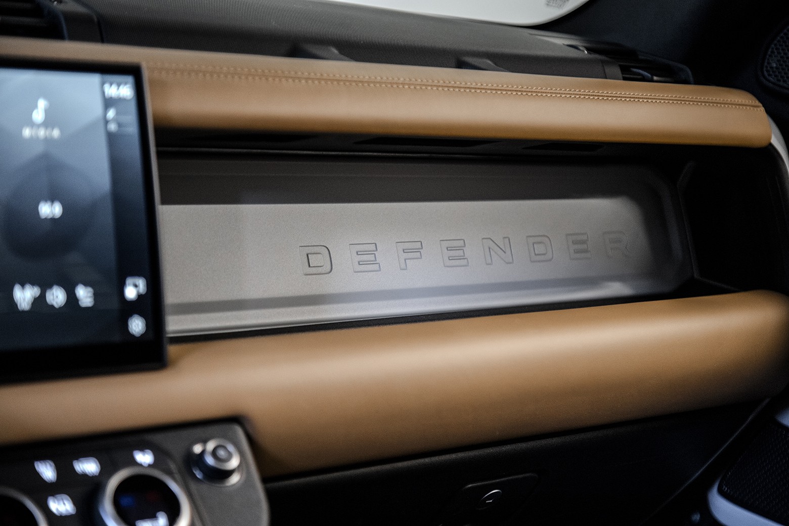 Defender 90 HSE MHEV — foto 14