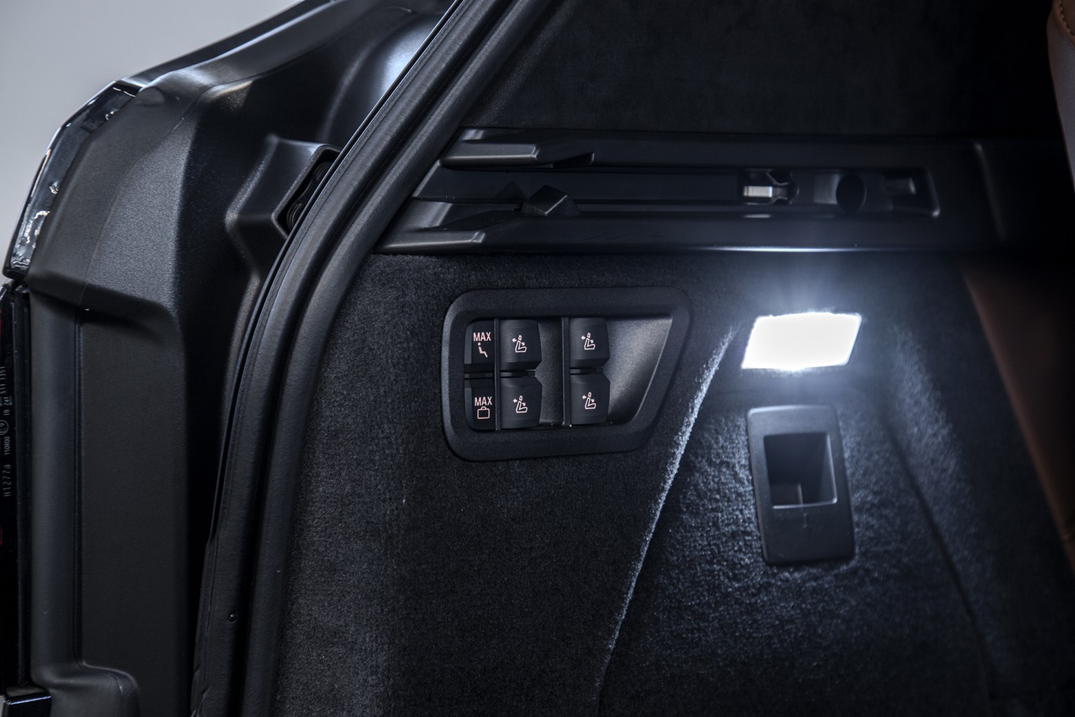 X7 M60i — foto 15