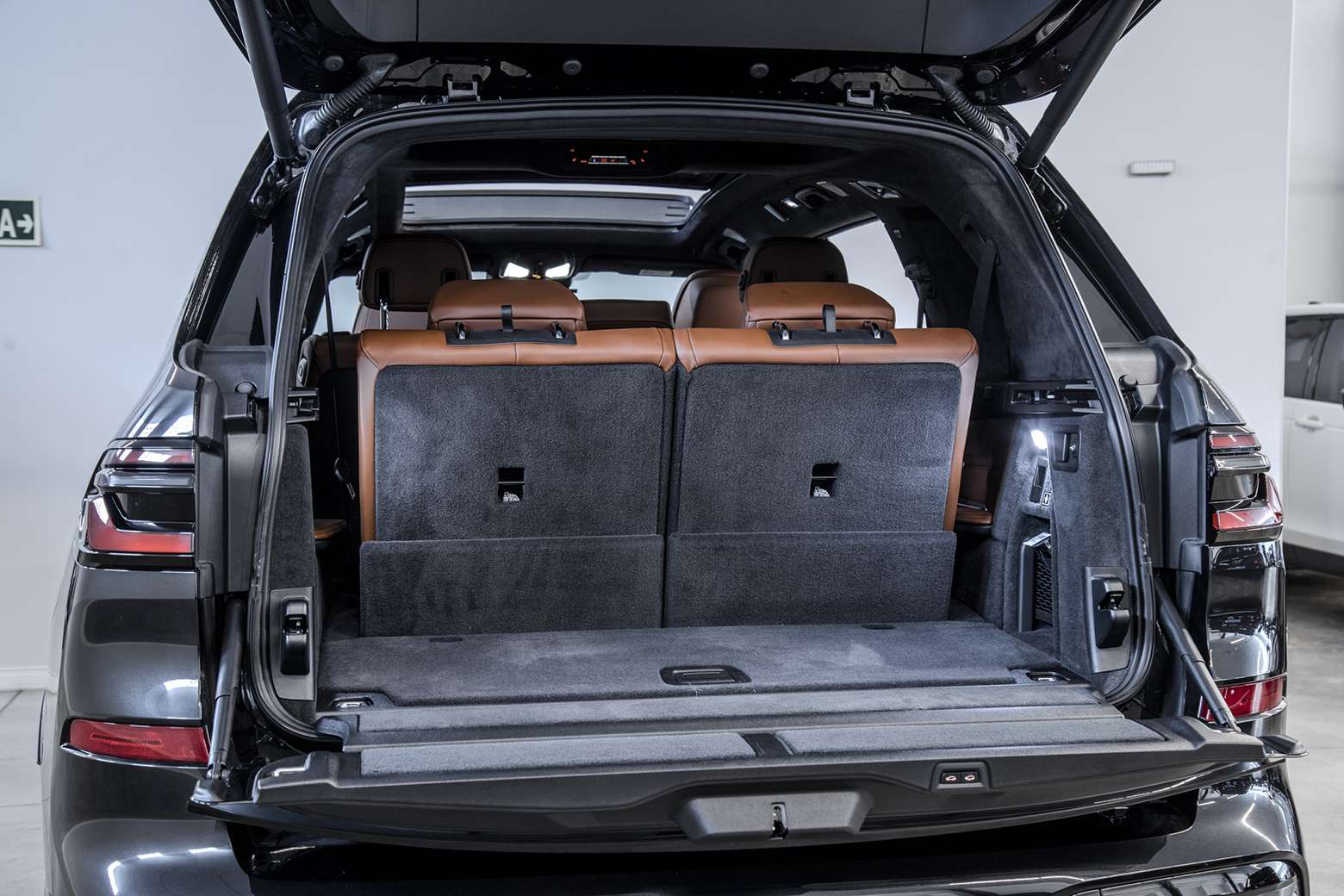 X7 M60i — foto 20