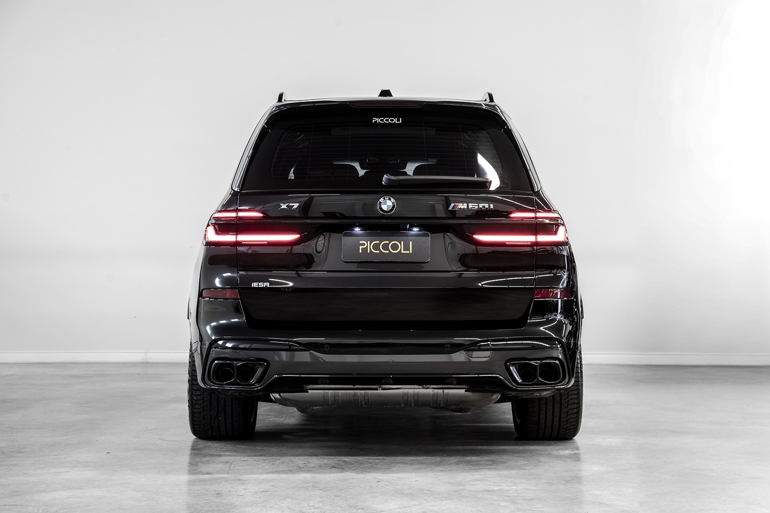 X7 M60i — foto 4