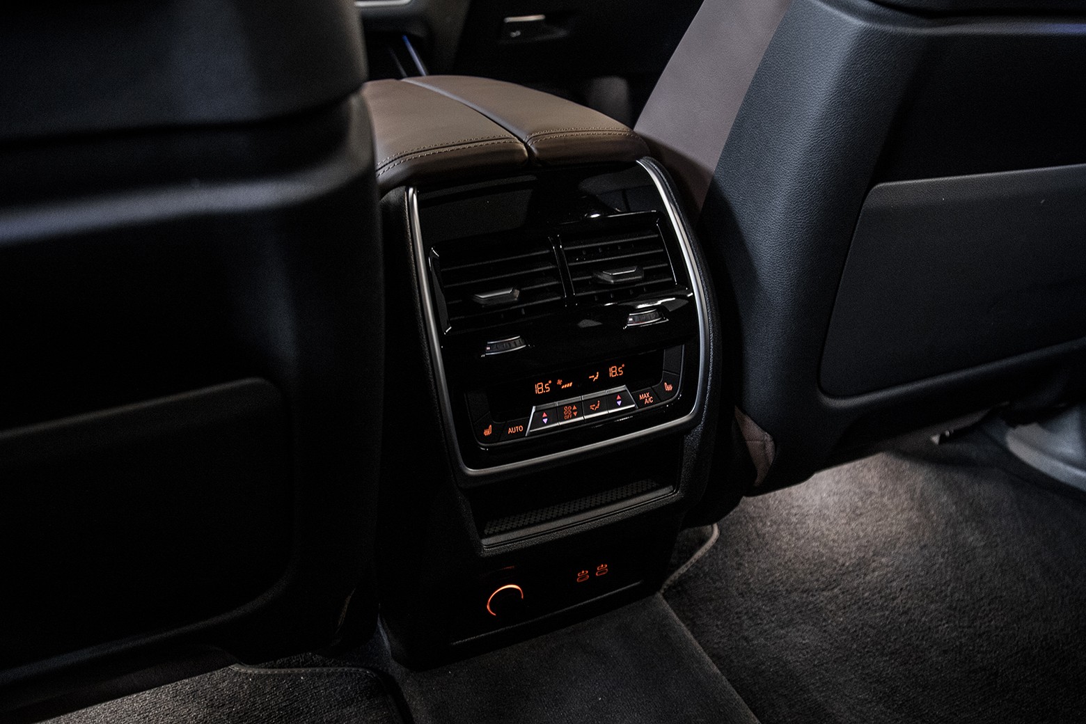 X7 M60i — foto 18