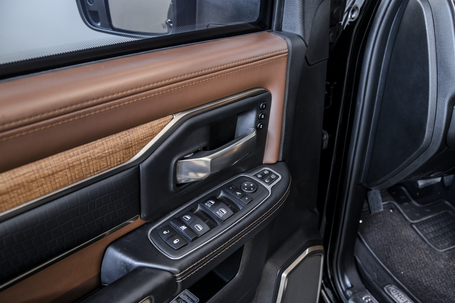 3500 Limited Longhorn — foto 13