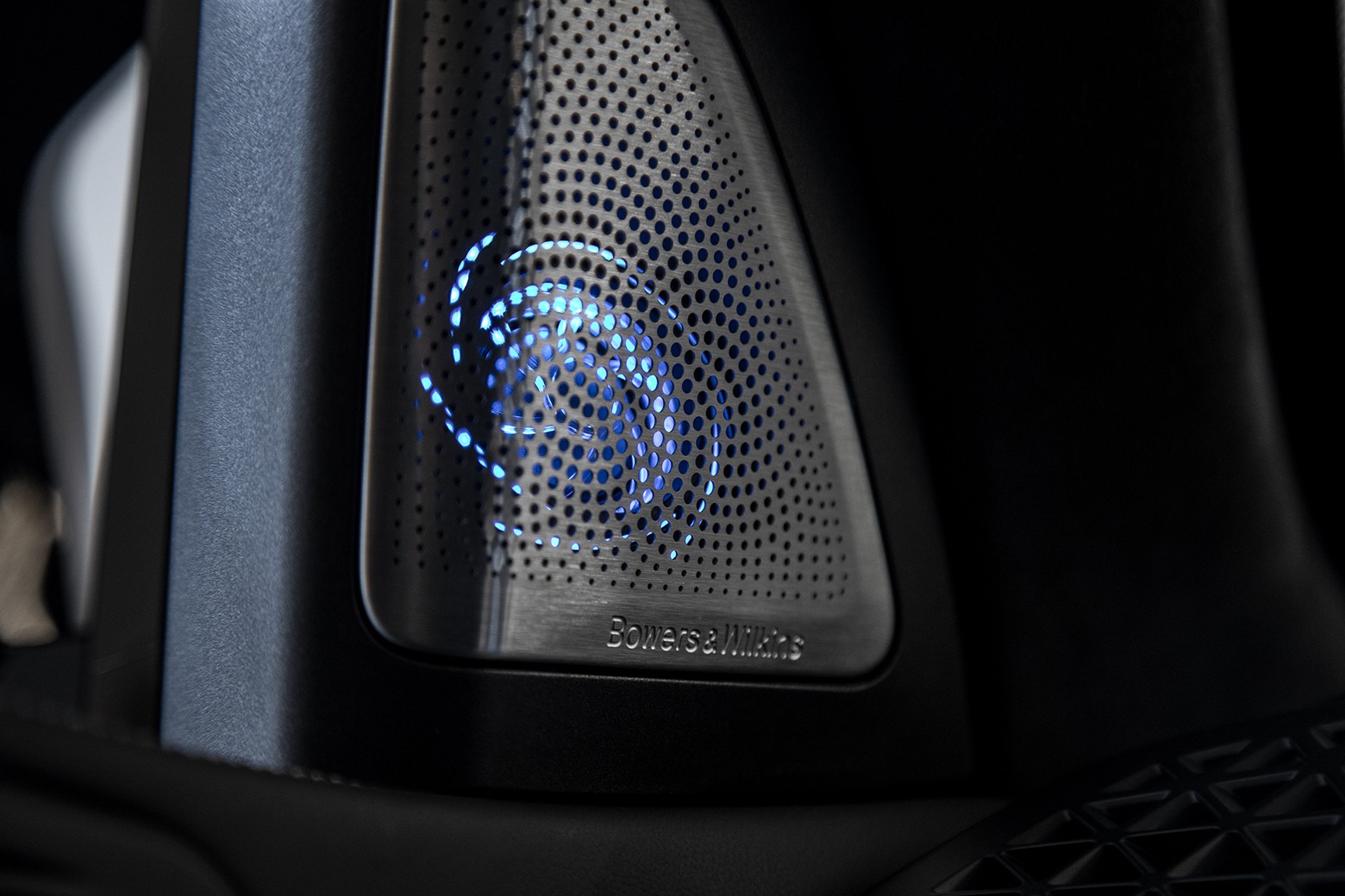X7 M60i — foto 11