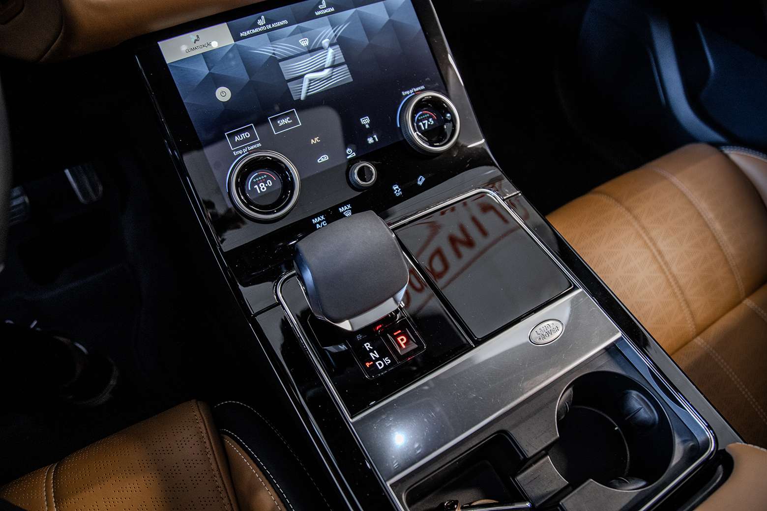Range Rover Velar R-dynamic HSE P400E — foto 11