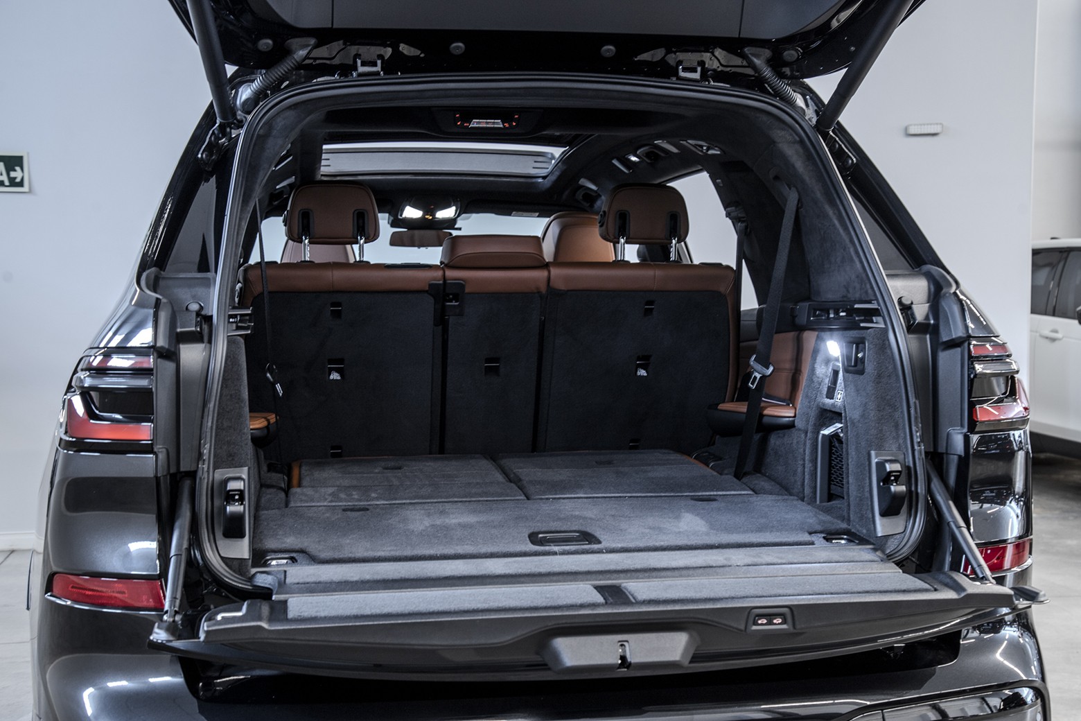 X7 M60i — foto 18