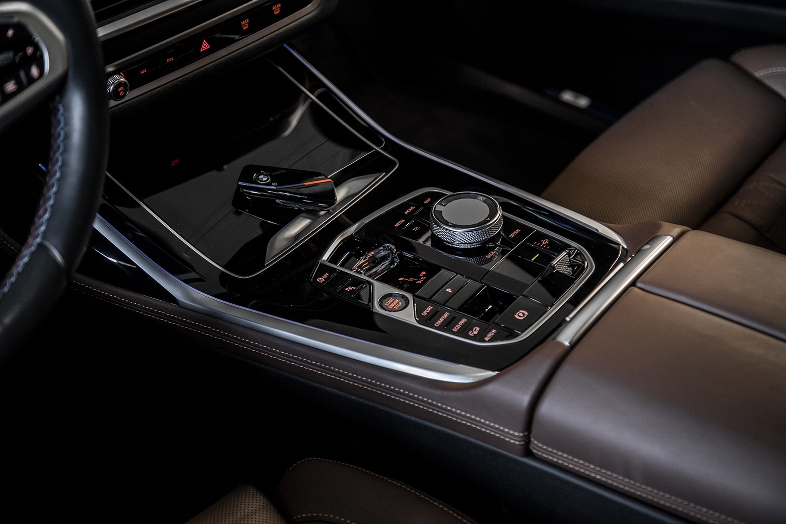X7 M60i — foto 13