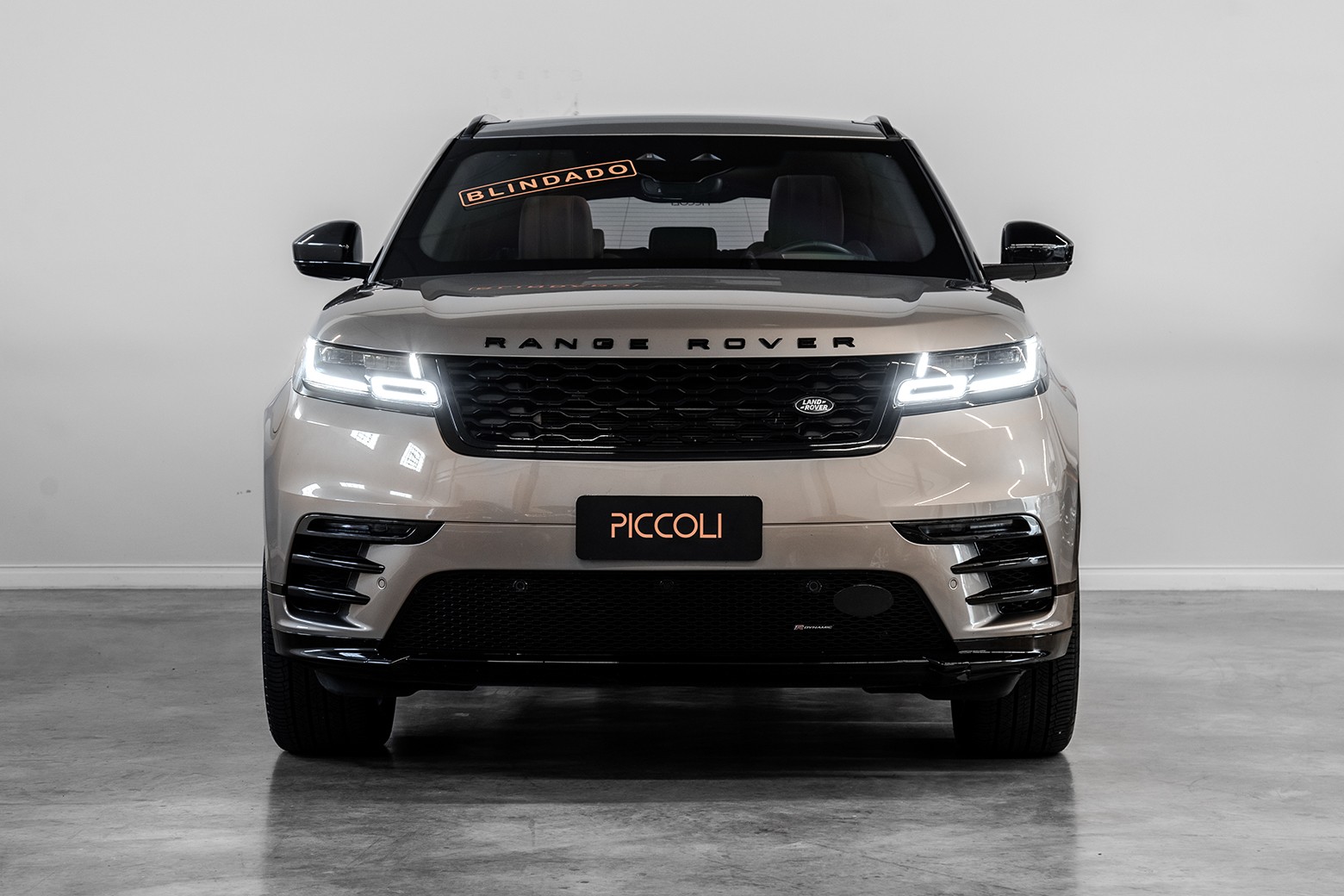 Range Rover Velar R-dynamic HSE P400E — foto 2